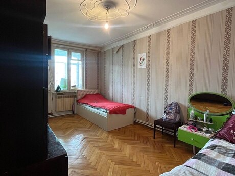 3 otaqlı köhnə tikili - Həzi Aslanov q. - 100 m²
