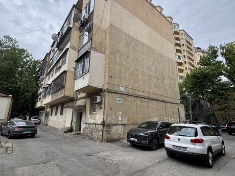 3 otaqlı köhnə tikili - Gənclik m. - 70 m²
