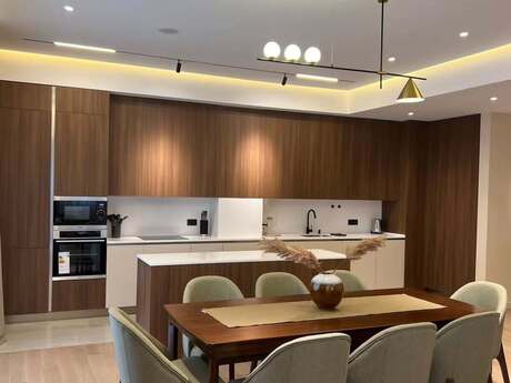 3 otaqlı yeni tikili - 28 May m. - 135 m²