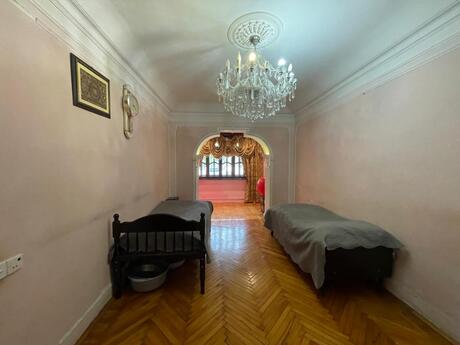 3 otaqlı köhnə tikili - Xalqlar Dostluğu m. - 90 m²