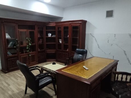 Obyekt - Memar Əcəmi m. - 250 m²
