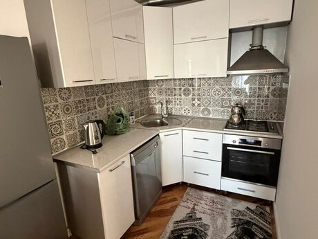 2 otaqlı yeni tikili - 8 Noyabr m. - 70 m²