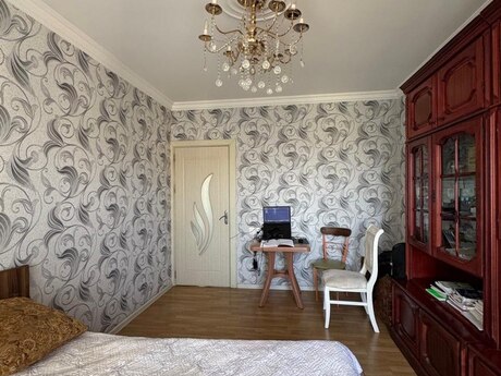 3 otaqlı köhnə tikili - Köhnə Günəşli q. - 80 m²