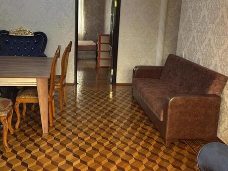 3 otaqlı köhnə tikili - 8 Noyabr m. - 80 m²
