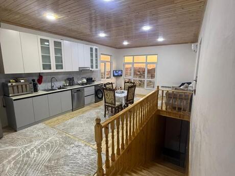 6 otaqlı həyət evi/bağ evi - Badamdar q. - 220 m²