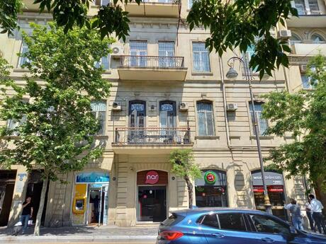 3 otaqlı köhnə tikili - 28 May m. - 100 m²