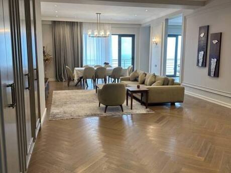 3 otaqlı yeni tikili - Ağ şəhər q. - 160 m²