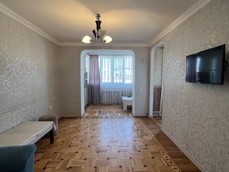 3 otaqlı köhnə tikili - Şah İsmayıl Xətai m. - 80 m²