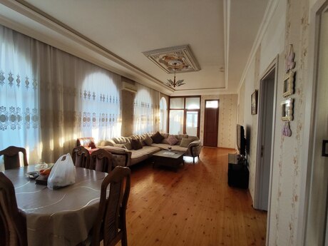 8 otaqlı həyət evi/bağ evi - Həzi Aslanov q. - 250 m²