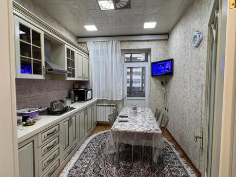 3 otaqlı yeni tikili - 8 Noyabr m. - 101 m²