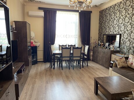3 otaqlı köhnə tikili - Bakıxanov q. - 73 m²