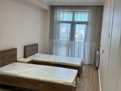 3 otaqlı yeni tikili - Bakıxanov q. - 85 m²