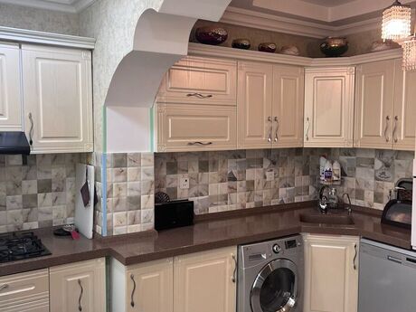 5 otaqlı köhnə tikili - Bakıxanov q. - 120 m²
