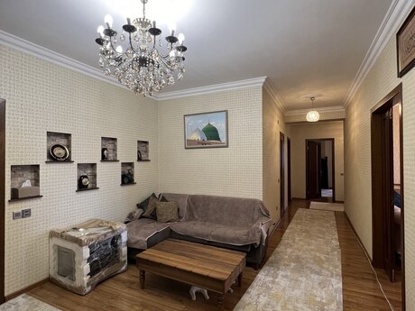 4 otaqlı yeni tikili - Elmlər Akademiyası m. - 180 m²