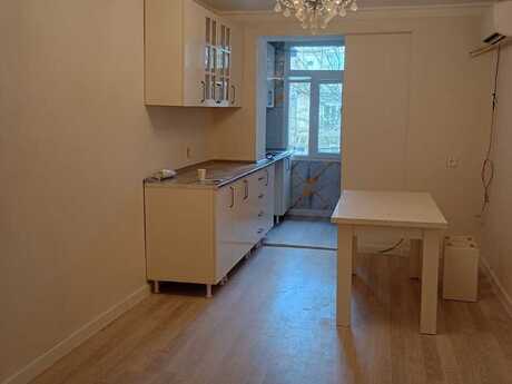 2 otaqlı köhnə tikili - Nəriman Nərimanov m. - 30 m²