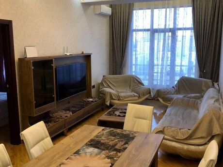 Elan №6137904 - Bakı, Şah İsmayıl Xətai m., 2 otaqlı, 70 m², 11/20 mərtəbə