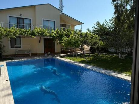 6 otaqlı həyət evi/bağ evi - Mərdəkan q. - 230 m²
