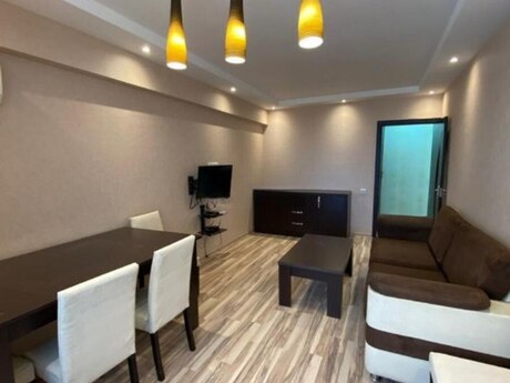 2 otaqlı köhnə tikili - Elmlər Akademiyası m. - 71 m²
