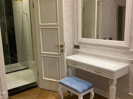 3 otaqlı yeni tikili - 28 May m. - 180 m²