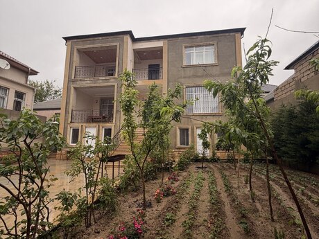 6 otaqlı həyət evi/bağ evi - Suraxanı r. - 400 m²