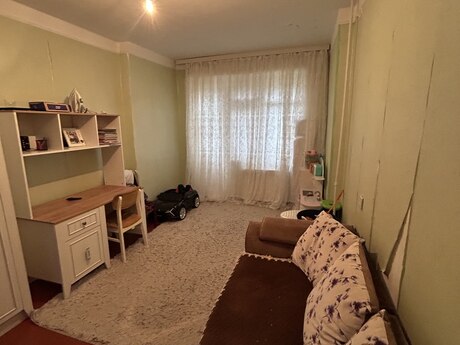 2 otaqlı köhnə tikili - Massiv D q. - 60 m²
