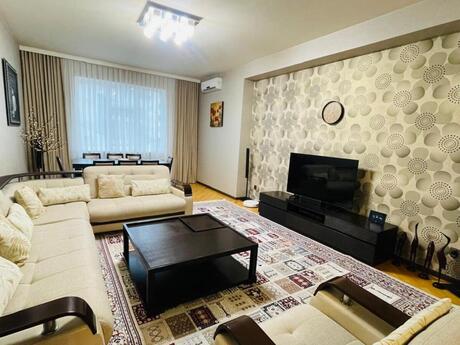 3 otaqlı yeni tikili - Şah İsmayıl Xətai m. - 130 m²