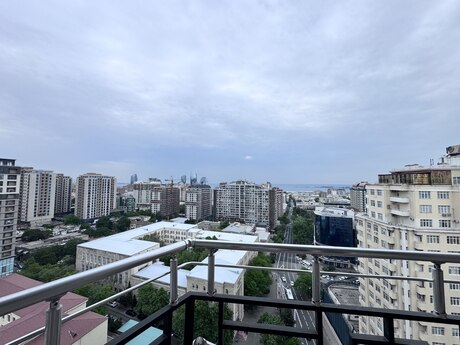 4 otaqlı yeni tikili - 28 May m. - 217 m²