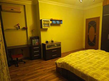 5 otaqlı yeni tikili - Şah İsmayıl Xətai m. - 171 m²