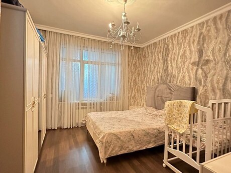 3 otaqlı köhnə tikili - Bakıxanov q. - 85 m²