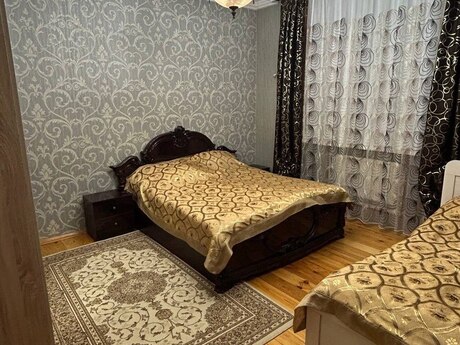 7 otaqlı həyət evi/bağ evi - Qaraçuxur q. - 180 m²