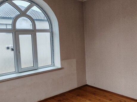 8 otaqlı həyət evi/bağ evi - Mərdəkan q. - 300 m²