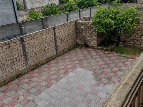 8 otaqlı həyət evi/bağ evi - Mərdəkan q. - 300 m²