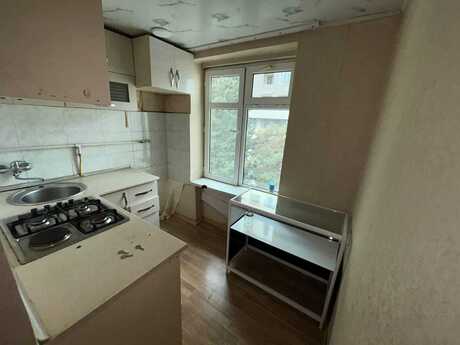 2 otaqlı köhnə tikili - İnşaatçılar m. - 50 m²
