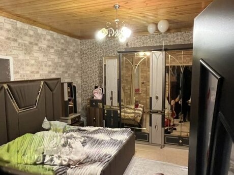 4 otaqlı həyət evi/bağ evi - İnşaatçılar m. - 126 m²
