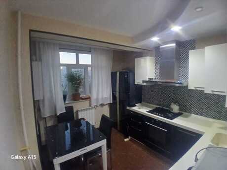 3 otaqlı köhnə tikili - Xalqlar Dostluğu m. - 72 m²