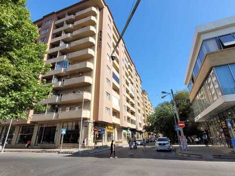 8 otaqlı yeni tikili - Elmlər Akademiyası m. - 363 m²