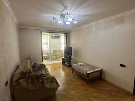 2 otaqlı köhnə tikili - Gənclik m. - 70 m²