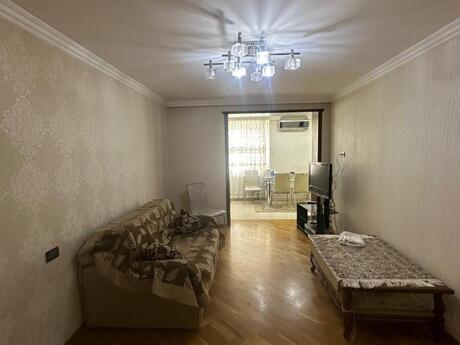 2 otaqlı köhnə tikili - Gənclik m. - 70 m²