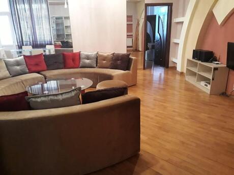2 otaqlı yeni tikili - 28 May m. - 105 m²