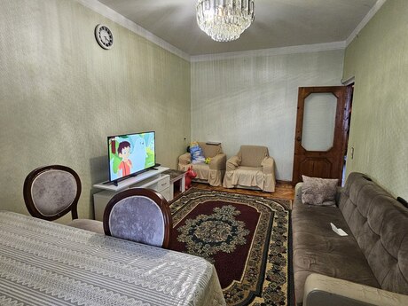 3 otaqlı köhnə tikili - Azadlıq Prospekti m. - 90 m²