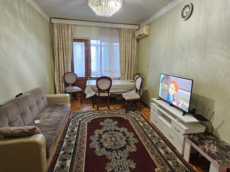 3 otaqlı köhnə tikili - Azadlıq Prospekti m. - 90 m²