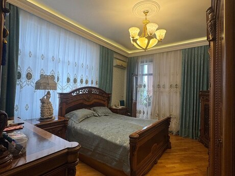 3 otaqlı yeni tikili - 8 Noyabr m. - 147 m²