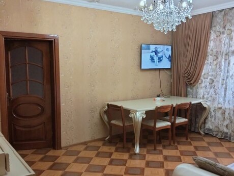 4 otaqlı köhnə tikili - Neftçilər m. - 100 m²