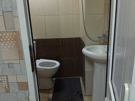2 otaqlı köhnə tikili - 8 Noyabr m. - 65 m²