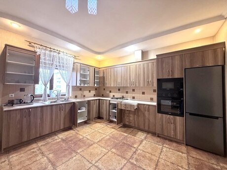 4 otaqlı yeni tikili - Nəsimi r. - 210 m²