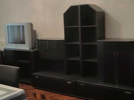 3 otaqlı köhnə tikili - Memar Əcəmi m. - 65 m²