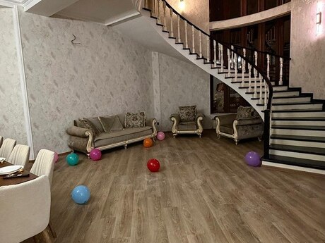 6 otaqlı həyət evi/bağ evi - Şüvəlan q. - 308 m²