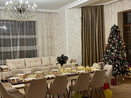 6 otaqlı həyət evi/bağ evi - Şüvəlan q. - 308 m²