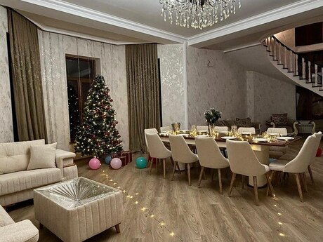 6 otaqlı həyət evi/bağ evi - Şüvəlan q. - 308 m²
