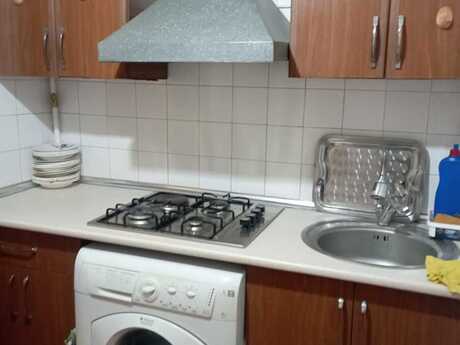 3 otaqlı köhnə tikili - Elmlər Akademiyası m. - 65 m²